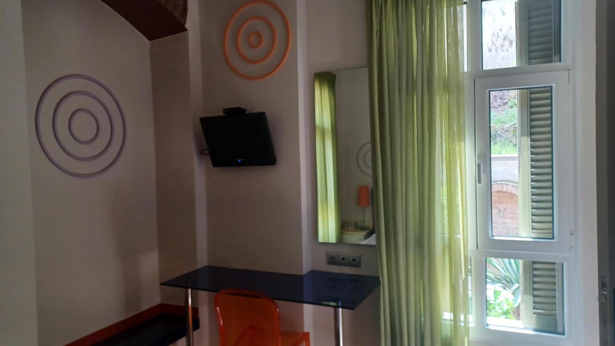 קסטוריה Room "Frog" In A Neoclasical House מראה חיצוני תמונה