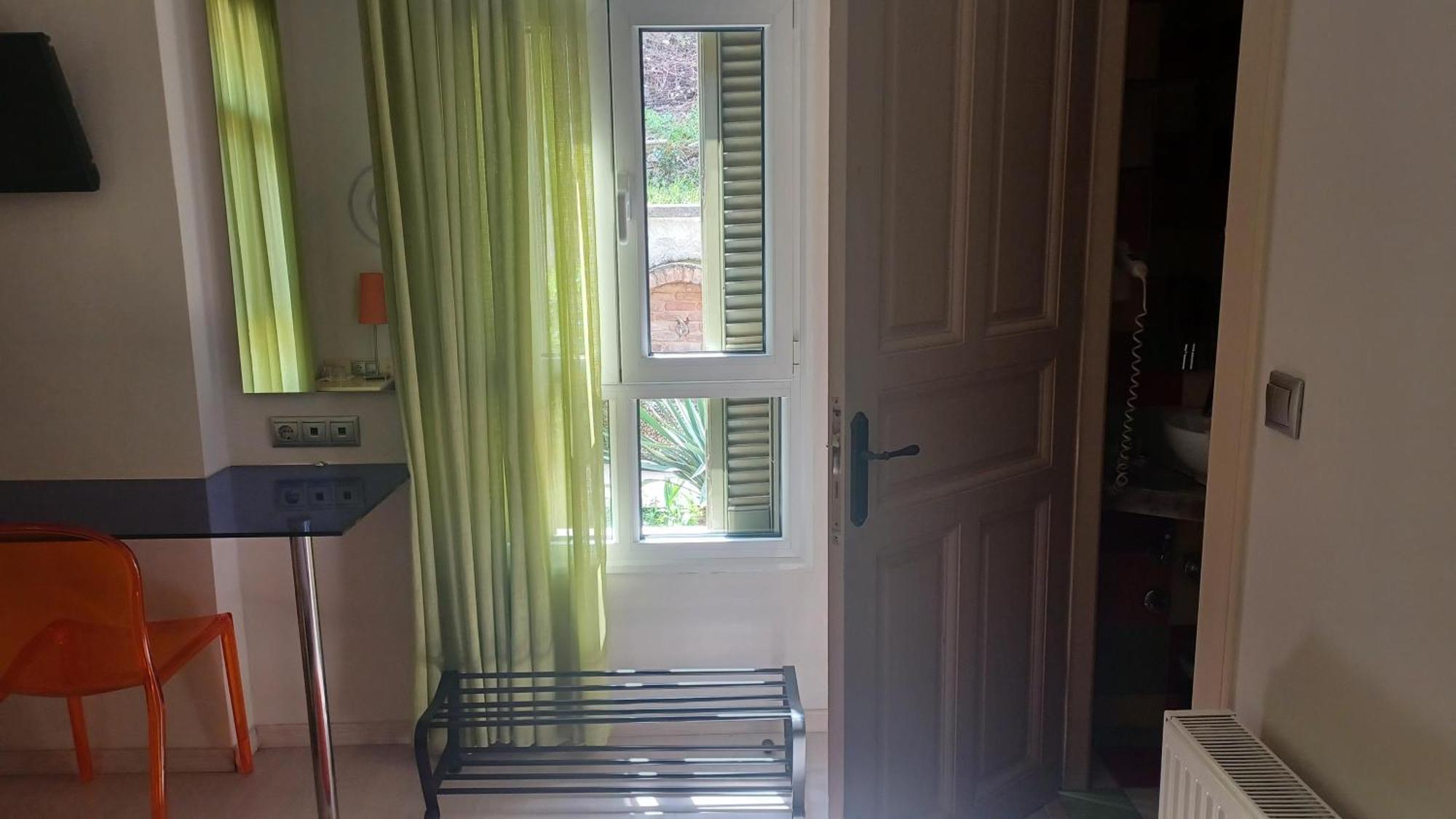 קסטוריה Room "Frog" In A Neoclasical House מראה חיצוני תמונה